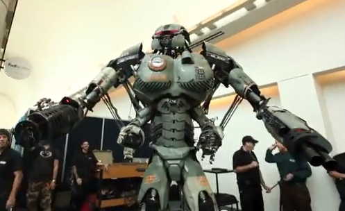 Stan Lee vs El Robot Gigante de WIRED - Comic Con 2013